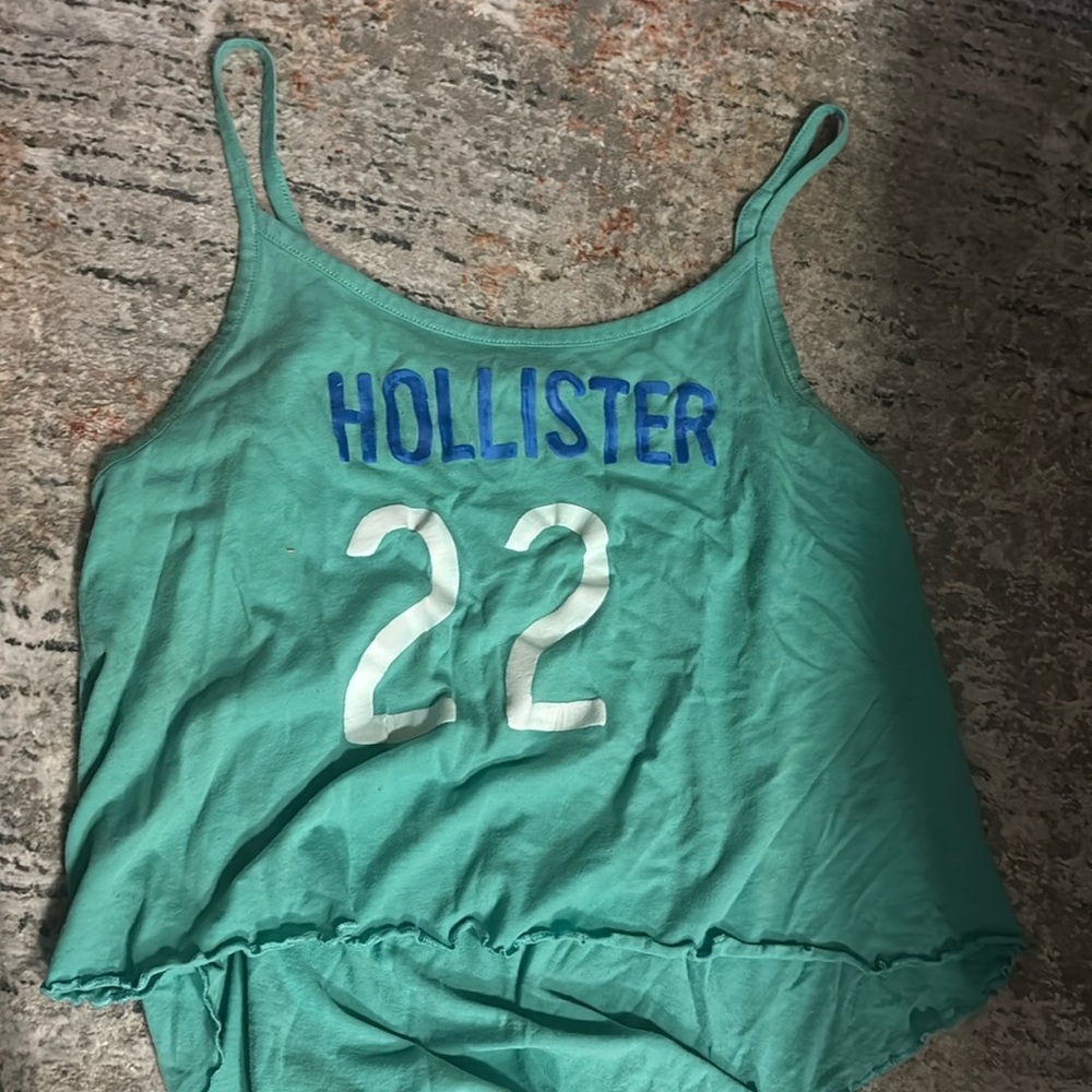 Hollister flowy tank